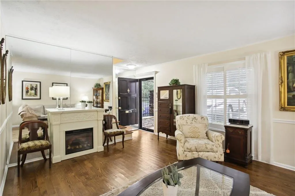 6001 Park Avenue, Sandy Springs, Georgia 30342, 2 Bedrooms Bedrooms, ,1 BathroomBathrooms,Residential,Sold,6001 Park Avenue,7194877