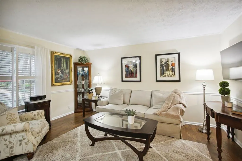 6001 Park Avenue, Sandy Springs, Georgia 30342, 2 Bedrooms Bedrooms, ,1 BathroomBathrooms,Residential,Sold,6001 Park Avenue,7194877