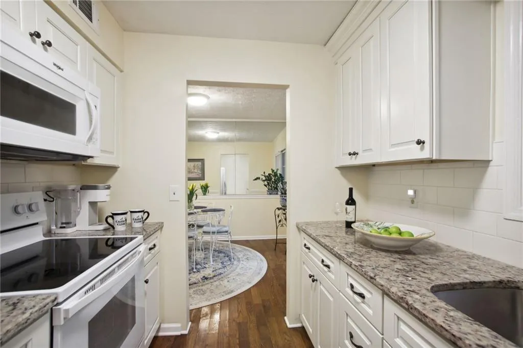 6001 Park Avenue, Sandy Springs, Georgia 30342, 2 Bedrooms Bedrooms, ,1 BathroomBathrooms,Residential,Sold,6001 Park Avenue,7194877