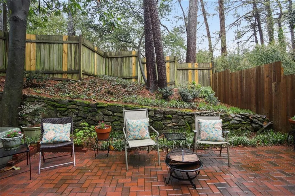6001 Park Avenue, Sandy Springs, Georgia 30342, 2 Bedrooms Bedrooms, ,1 BathroomBathrooms,Residential,Sold,6001 Park Avenue,7194877