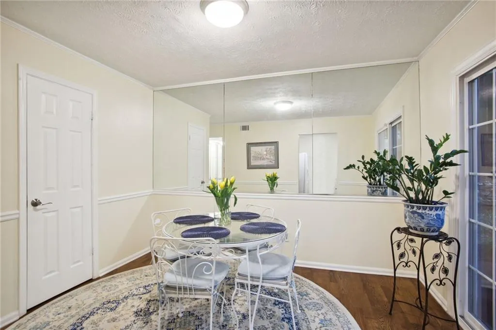 6001 Park Avenue, Sandy Springs, Georgia 30342, 2 Bedrooms Bedrooms, ,1 BathroomBathrooms,Residential,Sold,6001 Park Avenue,7194877