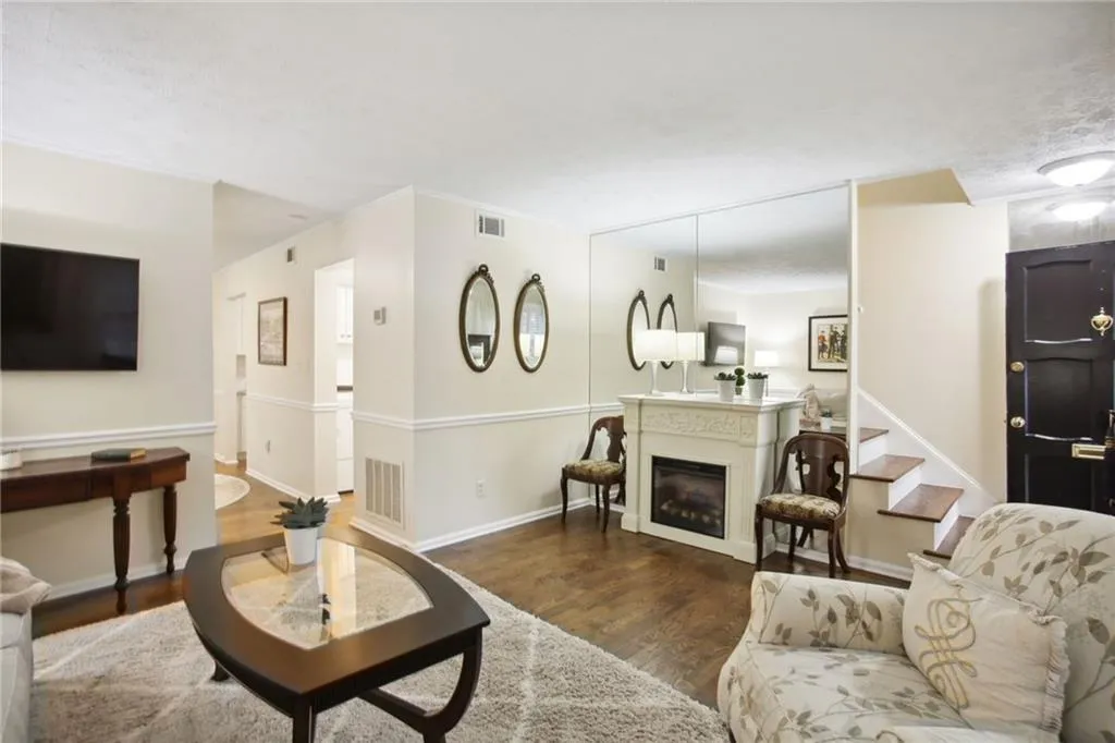 6001 Park Avenue, Sandy Springs, Georgia 30342, 2 Bedrooms Bedrooms, ,1 BathroomBathrooms,Residential,Sold,6001 Park Avenue,7194877