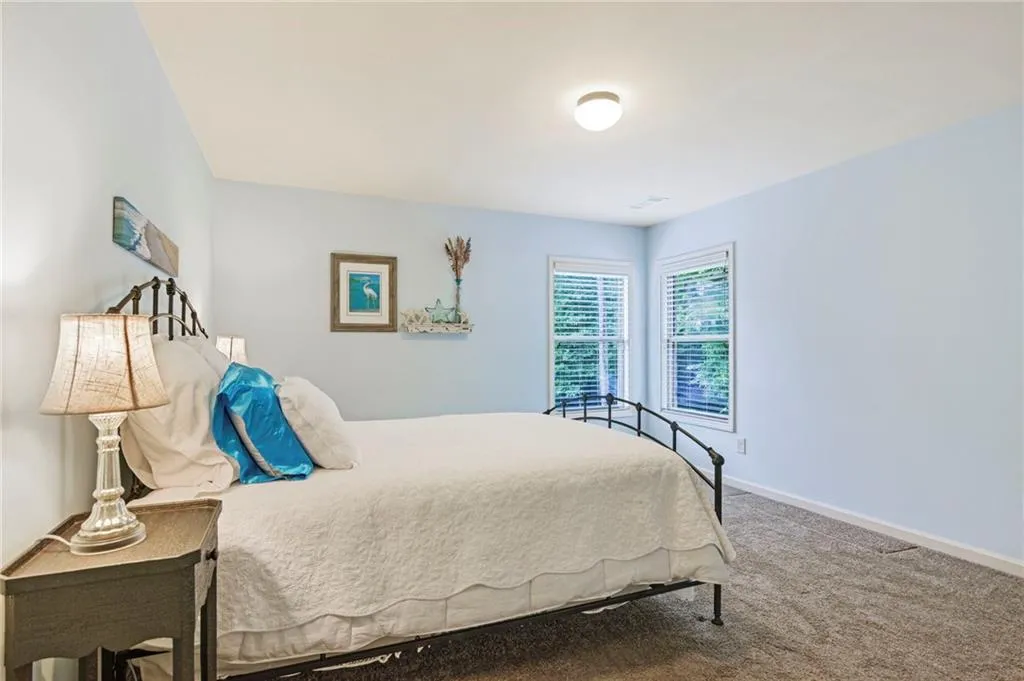 7735 Stratford Lane, Sandy Springs, Georgia 30350, 5 Bedrooms Bedrooms, ,3 BathroomsBathrooms,Residential,Sold,7735 Stratford Lane,6911945