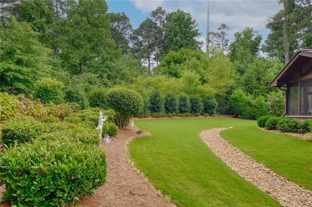 7735 Stratford Lane, Sandy Springs, Georgia 30350, 5 Bedrooms Bedrooms, ,3 BathroomsBathrooms,Residential,Sold,7735 Stratford Lane,6911945
