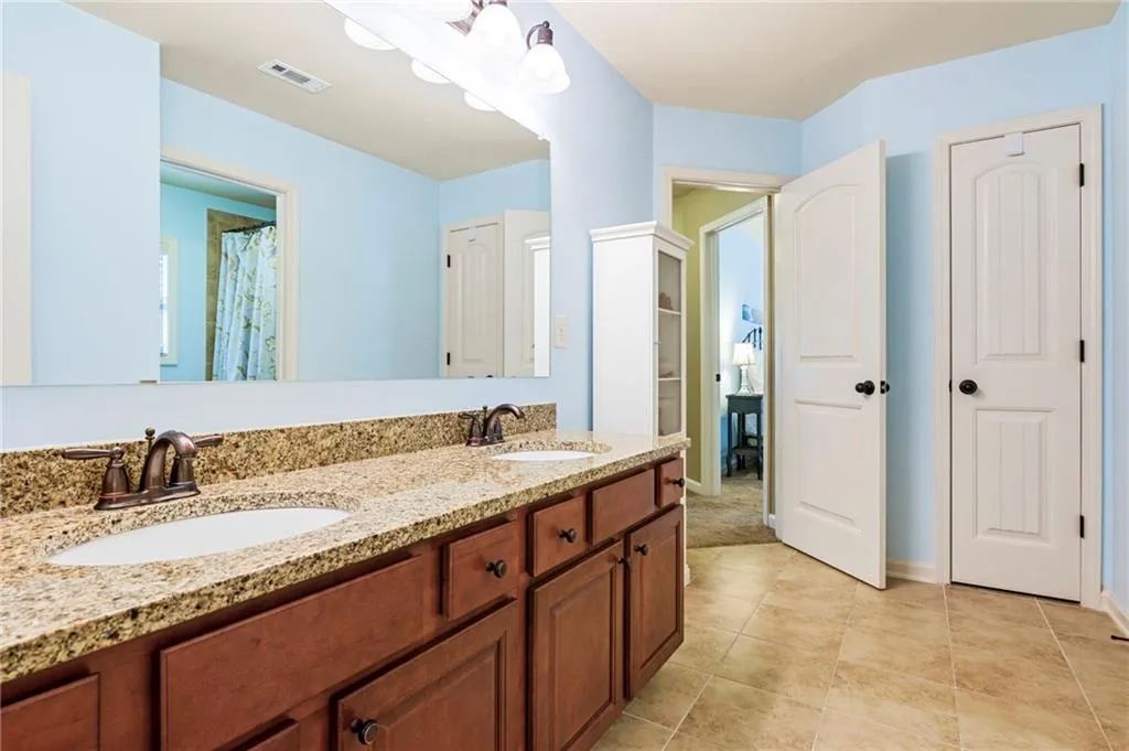 7735 Stratford Lane, Sandy Springs, Georgia 30350, 5 Bedrooms Bedrooms, ,3 BathroomsBathrooms,Residential,Sold,7735 Stratford Lane,6911945