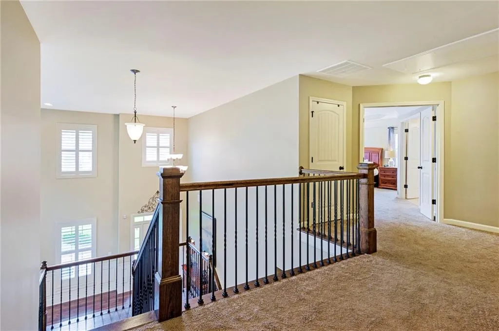 7735 Stratford Lane, Sandy Springs, Georgia 30350, 5 Bedrooms Bedrooms, ,3 BathroomsBathrooms,Residential,Sold,7735 Stratford Lane,6911945