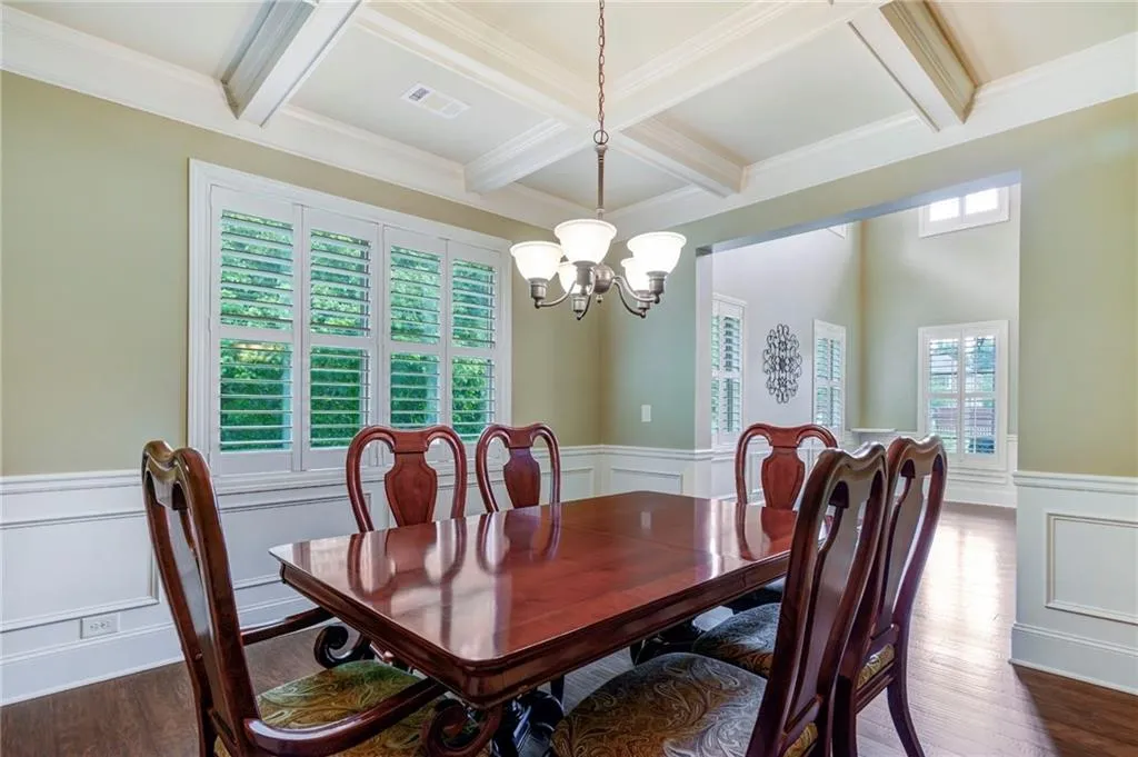 7735 Stratford Lane, Sandy Springs, Georgia 30350, 5 Bedrooms Bedrooms, ,3 BathroomsBathrooms,Residential,Sold,7735 Stratford Lane,6911945