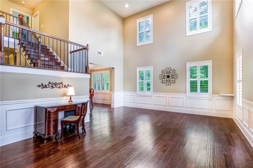 7735 Stratford Lane, Sandy Springs, Georgia 30350, 5 Bedrooms Bedrooms, ,3 BathroomsBathrooms,Residential,Sold,7735 Stratford Lane,6911945