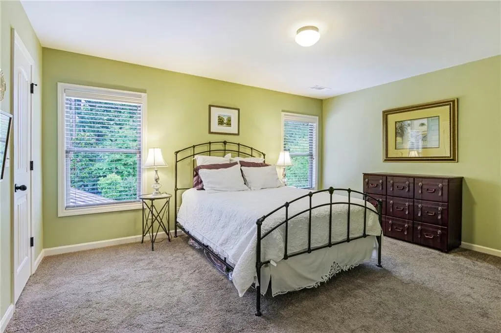 7735 Stratford Lane, Sandy Springs, Georgia 30350, 5 Bedrooms Bedrooms, ,3 BathroomsBathrooms,Residential,Sold,7735 Stratford Lane,6911945