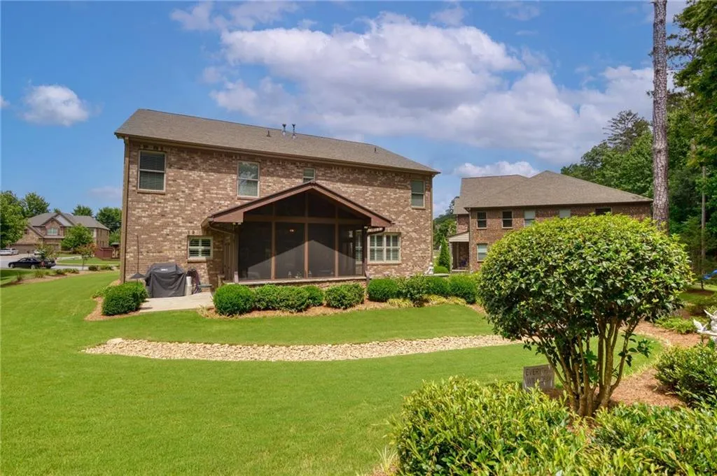 7735 Stratford Lane, Sandy Springs, Georgia 30350, 5 Bedrooms Bedrooms, ,3 BathroomsBathrooms,Residential,Sold,7735 Stratford Lane,6911945
