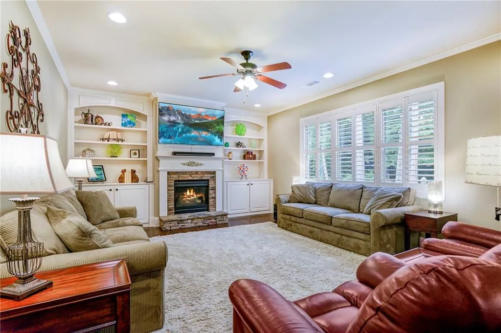 7735 Stratford Lane, Sandy Springs, Georgia 30350, 5 Bedrooms Bedrooms, ,3 BathroomsBathrooms,Residential,Sold,7735 Stratford Lane,6911945