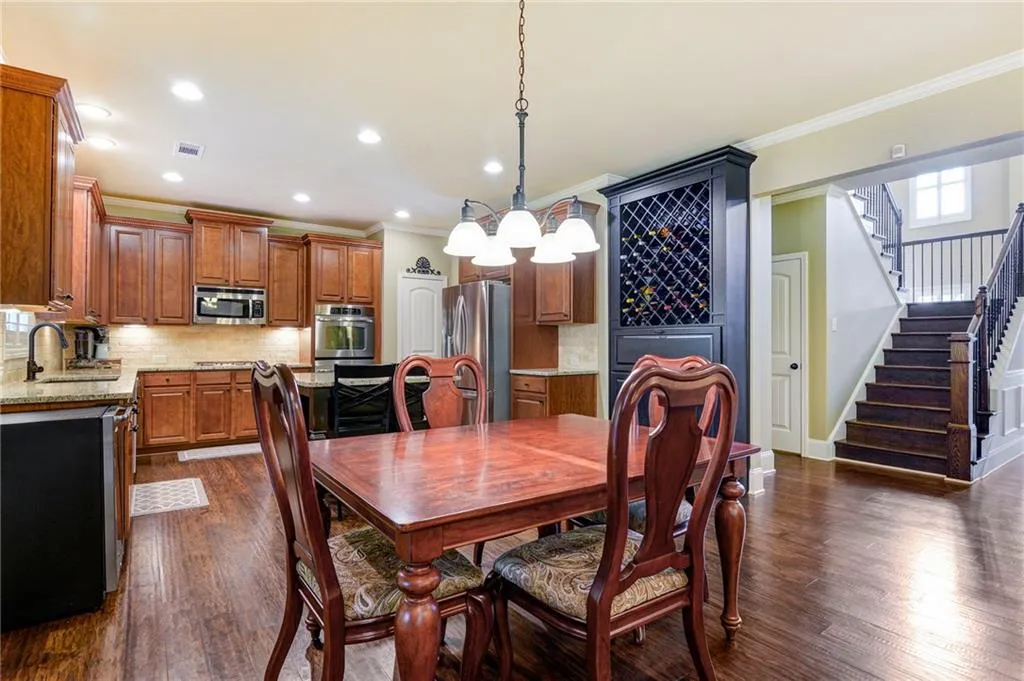7735 Stratford Lane, Sandy Springs, Georgia 30350, 5 Bedrooms Bedrooms, ,3 BathroomsBathrooms,Residential,Sold,7735 Stratford Lane,6911945