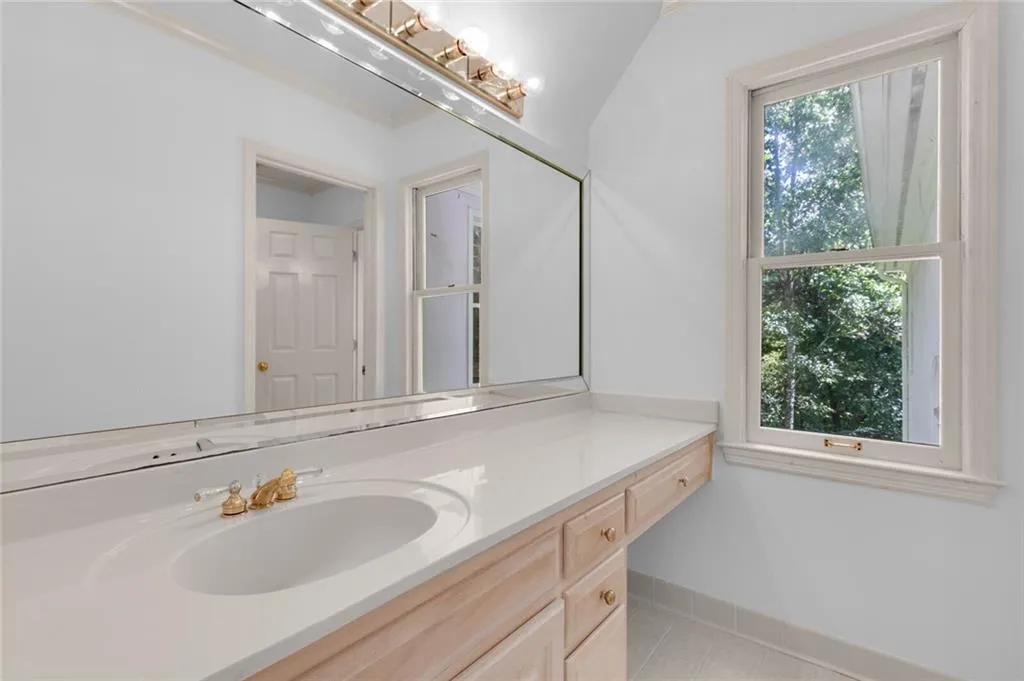 20 Pointe Ridge Drive, Sandy Springs, Georgia 30328, 6 Bedrooms Bedrooms, ,5 BathroomsBathrooms,Residential,Sold,20 Pointe Ridge Drive,7121619