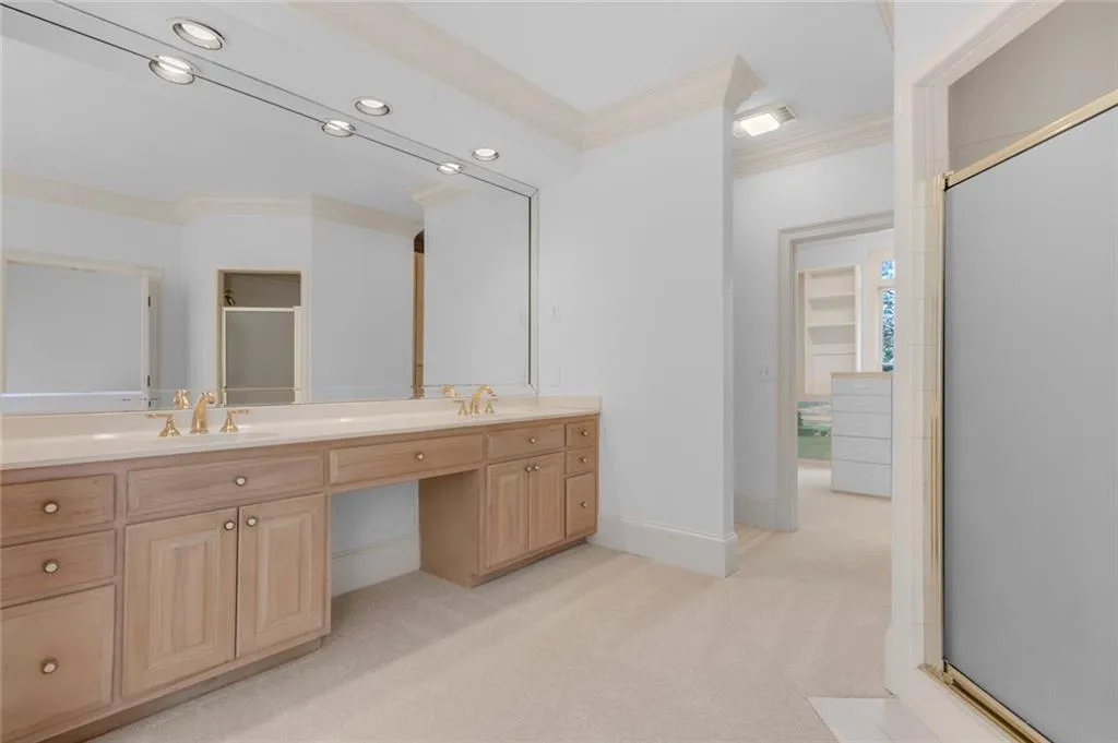 20 Pointe Ridge Drive, Sandy Springs, Georgia 30328, 6 Bedrooms Bedrooms, ,5 BathroomsBathrooms,Residential,Sold,20 Pointe Ridge Drive,7121619