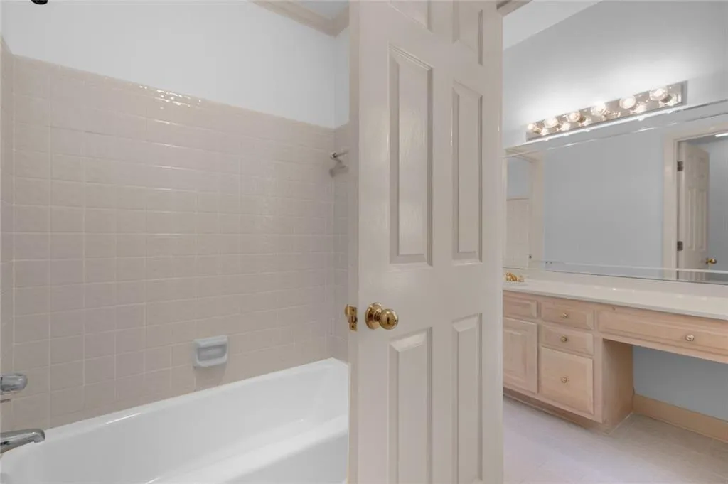 20 Pointe Ridge Drive, Sandy Springs, Georgia 30328, 6 Bedrooms Bedrooms, ,5 BathroomsBathrooms,Residential,Sold,20 Pointe Ridge Drive,7121619