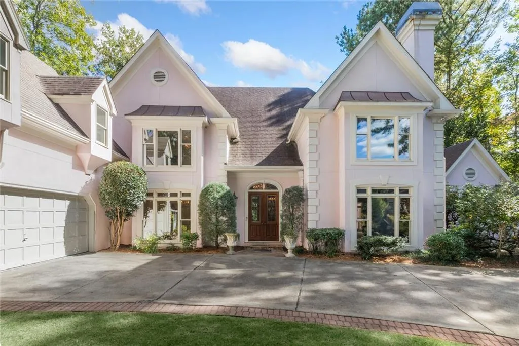 20 Pointe Ridge Drive, Sandy Springs, Georgia 30328, 6 Bedrooms Bedrooms, ,5 BathroomsBathrooms,Residential,Sold,20 Pointe Ridge Drive,7121619