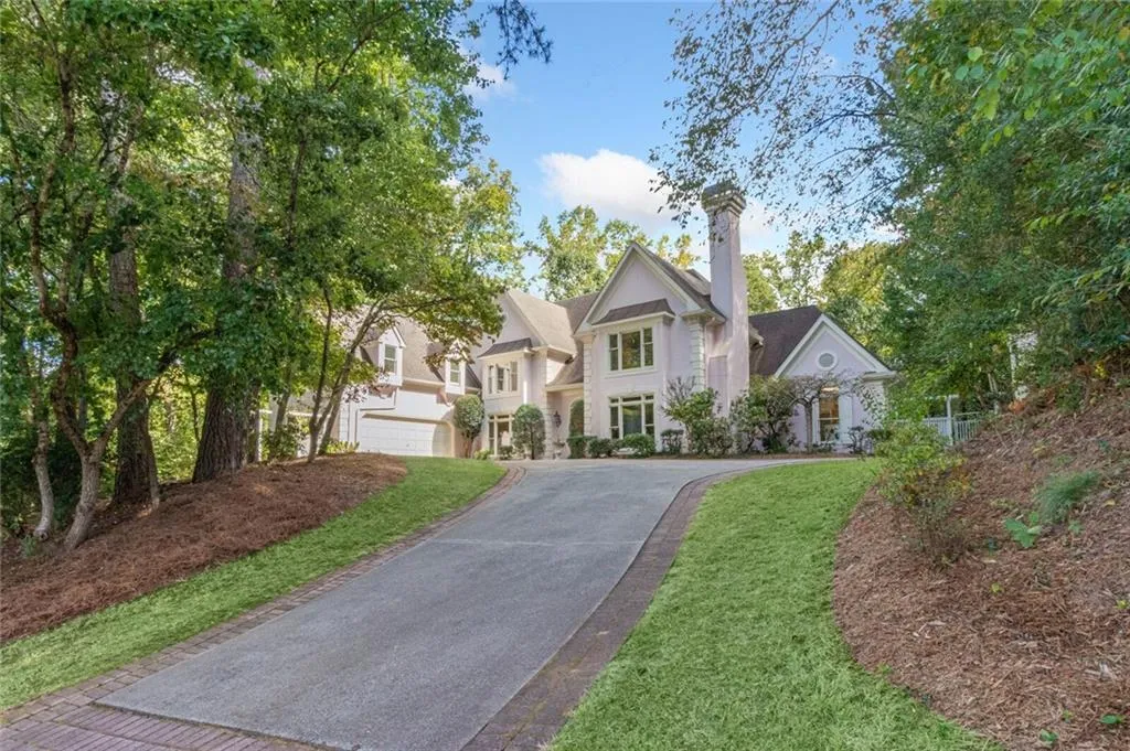 20 Pointe Ridge Drive, Sandy Springs, Georgia 30328, 6 Bedrooms Bedrooms, ,5 BathroomsBathrooms,Residential,Sold,20 Pointe Ridge Drive,7121619