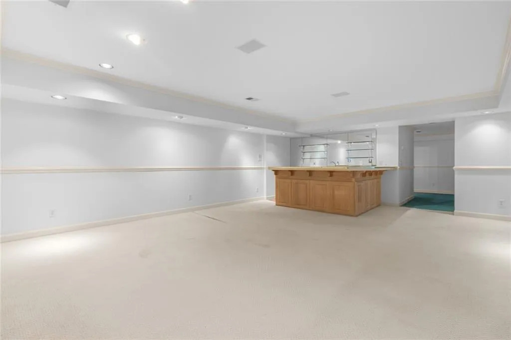 20 Pointe Ridge Drive, Sandy Springs, Georgia 30328, 6 Bedrooms Bedrooms, ,5 BathroomsBathrooms,Residential,Sold,20 Pointe Ridge Drive,7121619