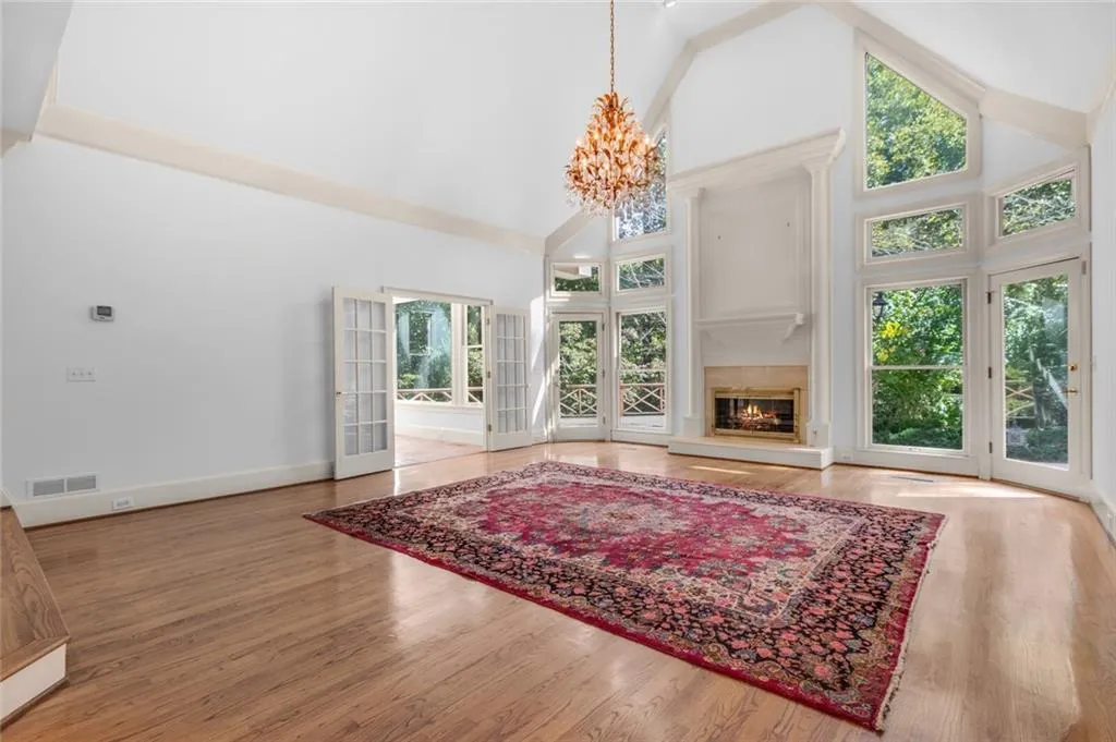 20 Pointe Ridge Drive, Sandy Springs, Georgia 30328, 6 Bedrooms Bedrooms, ,5 BathroomsBathrooms,Residential,Sold,20 Pointe Ridge Drive,7121619