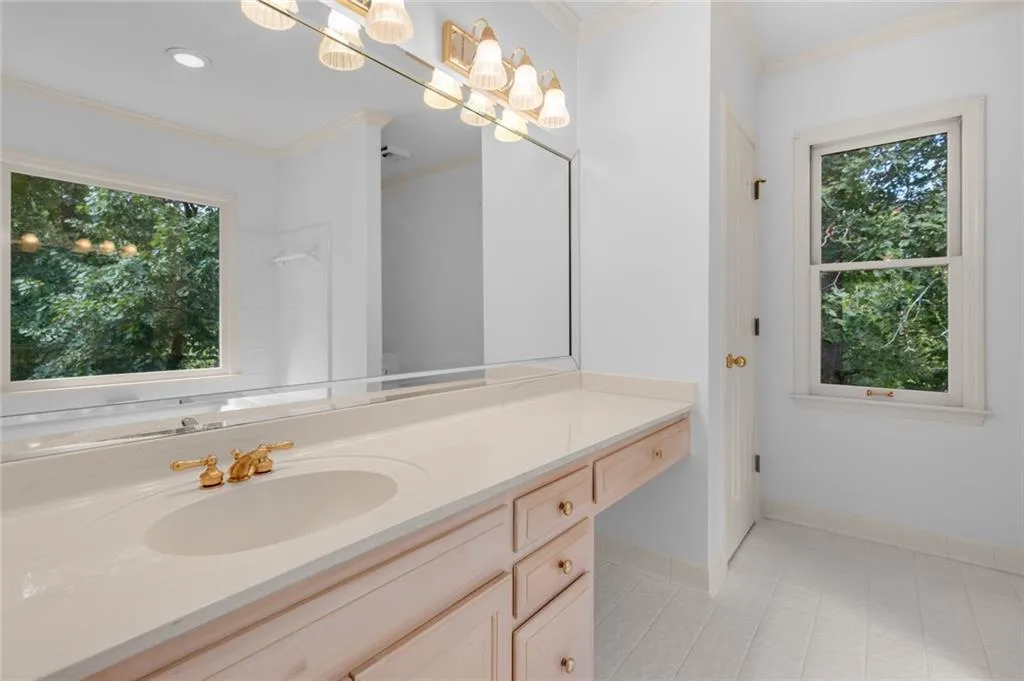 20 Pointe Ridge Drive, Sandy Springs, Georgia 30328, 6 Bedrooms Bedrooms, ,5 BathroomsBathrooms,Residential,Sold,20 Pointe Ridge Drive,7121619