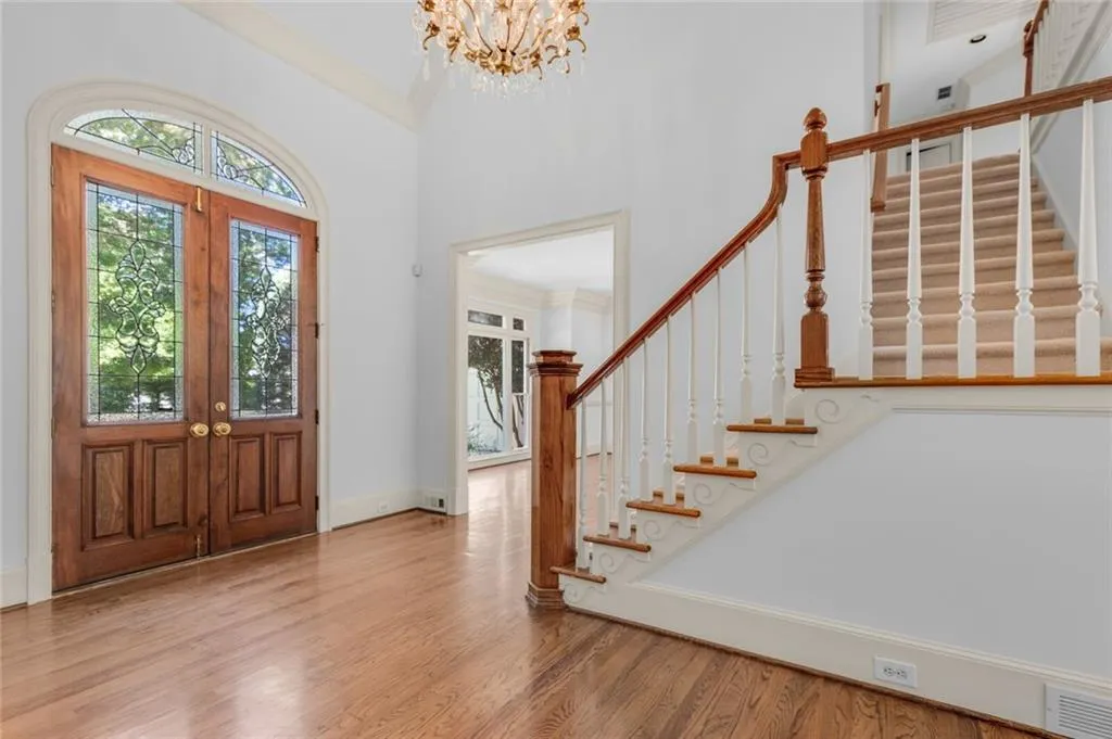 20 Pointe Ridge Drive, Sandy Springs, Georgia 30328, 6 Bedrooms Bedrooms, ,5 BathroomsBathrooms,Residential,Sold,20 Pointe Ridge Drive,7121619