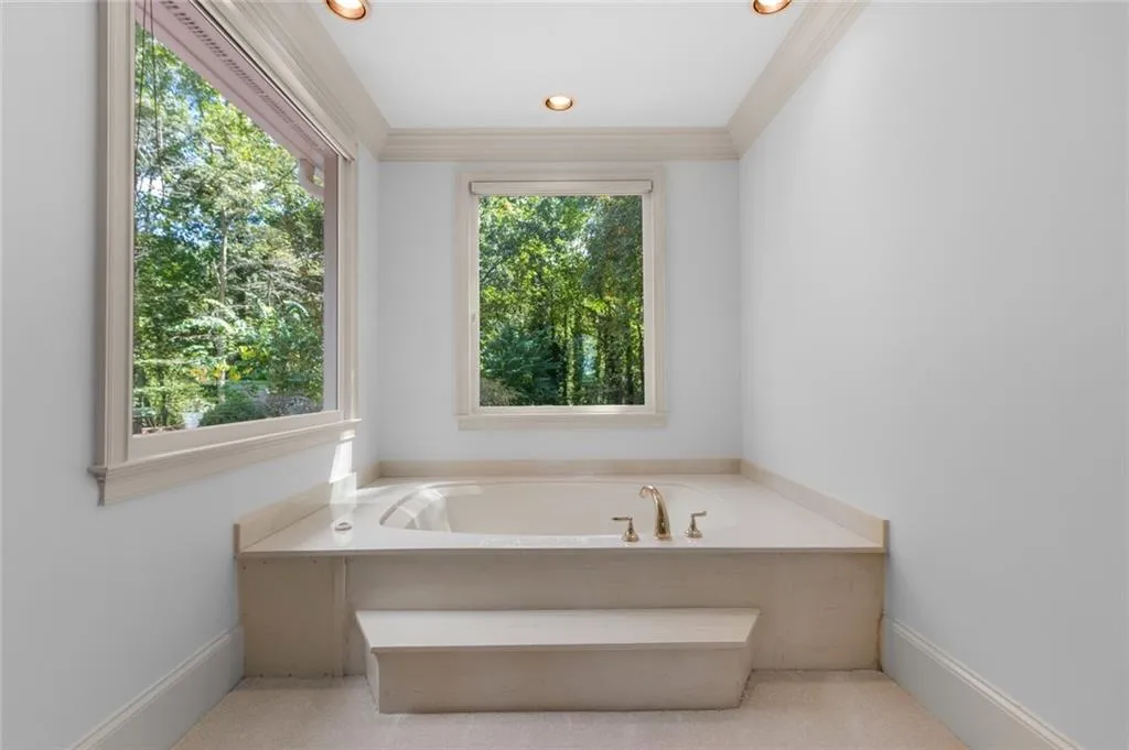 20 Pointe Ridge Drive, Sandy Springs, Georgia 30328, 6 Bedrooms Bedrooms, ,5 BathroomsBathrooms,Residential,Sold,20 Pointe Ridge Drive,7121619