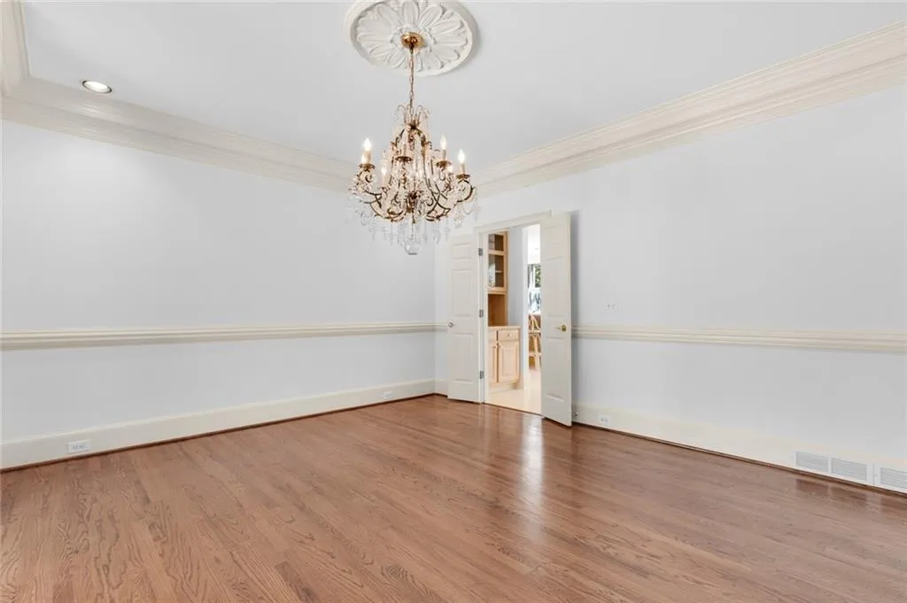 20 Pointe Ridge Drive, Sandy Springs, Georgia 30328, 6 Bedrooms Bedrooms, ,5 BathroomsBathrooms,Residential,Sold,20 Pointe Ridge Drive,7121619