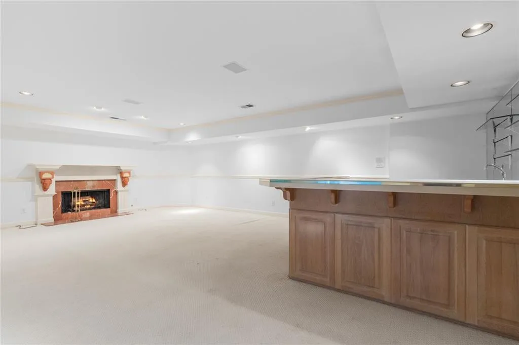 20 Pointe Ridge Drive, Sandy Springs, Georgia 30328, 6 Bedrooms Bedrooms, ,5 BathroomsBathrooms,Residential,Sold,20 Pointe Ridge Drive,7121619