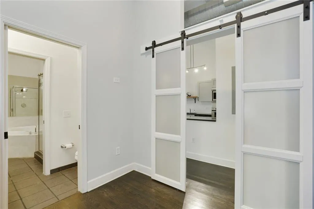 3820 Roswell Road Ne Unit 510, Atlanta, Georgia 30342, 1 Bedroom Bedrooms, ,1 BathroomBathrooms,Residential,For Sale,3820 Roswell Road Ne Unit 510,7636826