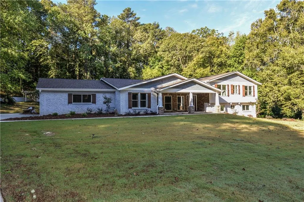 8100 Tynecastle Drive, Sandy Springs, Georgia 30350, 5 Bedrooms Bedrooms, ,3 BathroomsBathrooms,Residential,Sold,8100 Tynecastle Drive,5759369
