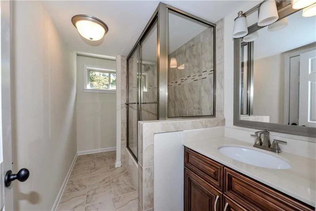 8100 Tynecastle Drive, Sandy Springs, Georgia 30350, 5 Bedrooms Bedrooms, ,3 BathroomsBathrooms,Residential,Sold,8100 Tynecastle Drive,5759369