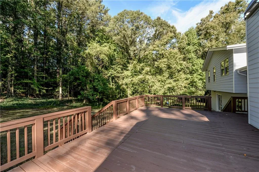 8100 Tynecastle Drive, Sandy Springs, Georgia 30350, 5 Bedrooms Bedrooms, ,3 BathroomsBathrooms,Residential,Sold,8100 Tynecastle Drive,5759369