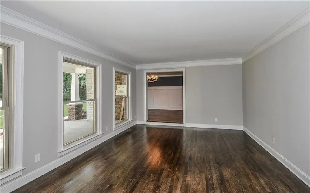 8100 Tynecastle Drive, Sandy Springs, Georgia 30350, 5 Bedrooms Bedrooms, ,3 BathroomsBathrooms,Residential,Sold,8100 Tynecastle Drive,5759369