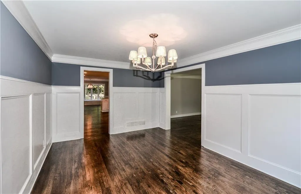 8100 Tynecastle Drive, Sandy Springs, Georgia 30350, 5 Bedrooms Bedrooms, ,3 BathroomsBathrooms,Residential,Sold,8100 Tynecastle Drive,5759369