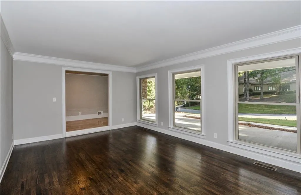 8100 Tynecastle Drive, Sandy Springs, Georgia 30350, 5 Bedrooms Bedrooms, ,3 BathroomsBathrooms,Residential,Sold,8100 Tynecastle Drive,5759369
