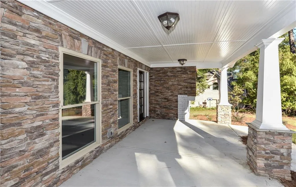 8100 Tynecastle Drive, Sandy Springs, Georgia 30350, 5 Bedrooms Bedrooms, ,3 BathroomsBathrooms,Residential,Sold,8100 Tynecastle Drive,5759369