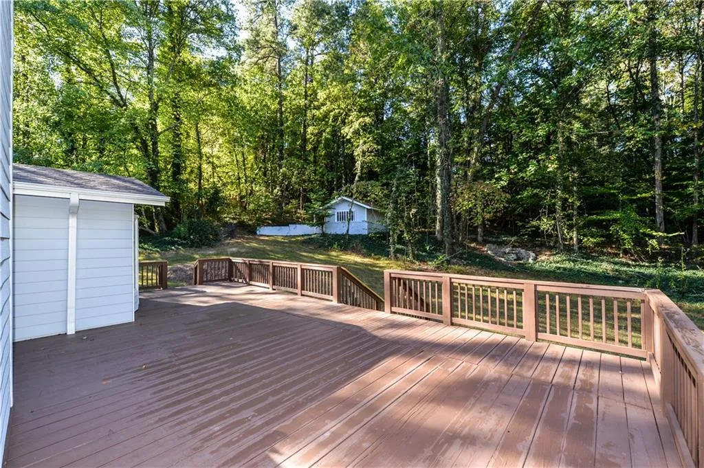 8100 Tynecastle Drive, Sandy Springs, Georgia 30350, 5 Bedrooms Bedrooms, ,3 BathroomsBathrooms,Residential,Sold,8100 Tynecastle Drive,5759369