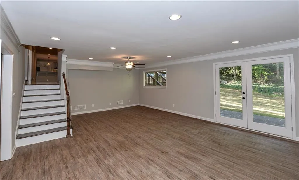 8100 Tynecastle Drive, Sandy Springs, Georgia 30350, 5 Bedrooms Bedrooms, ,3 BathroomsBathrooms,Residential,Sold,8100 Tynecastle Drive,5759369