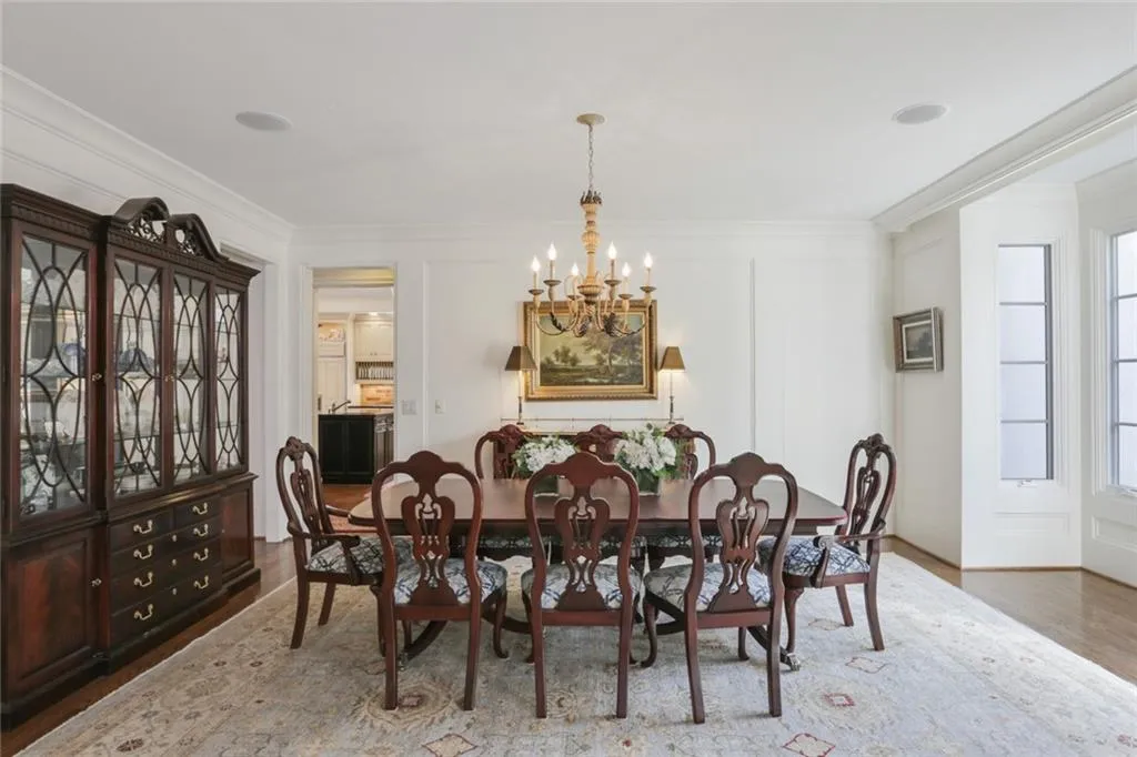 5515 Errol Place, Sandy Springs, Georgia 30327, 5 Bedrooms Bedrooms, ,6 BathroomsBathrooms,Residential,Sold,5515 Errol Place,7003914