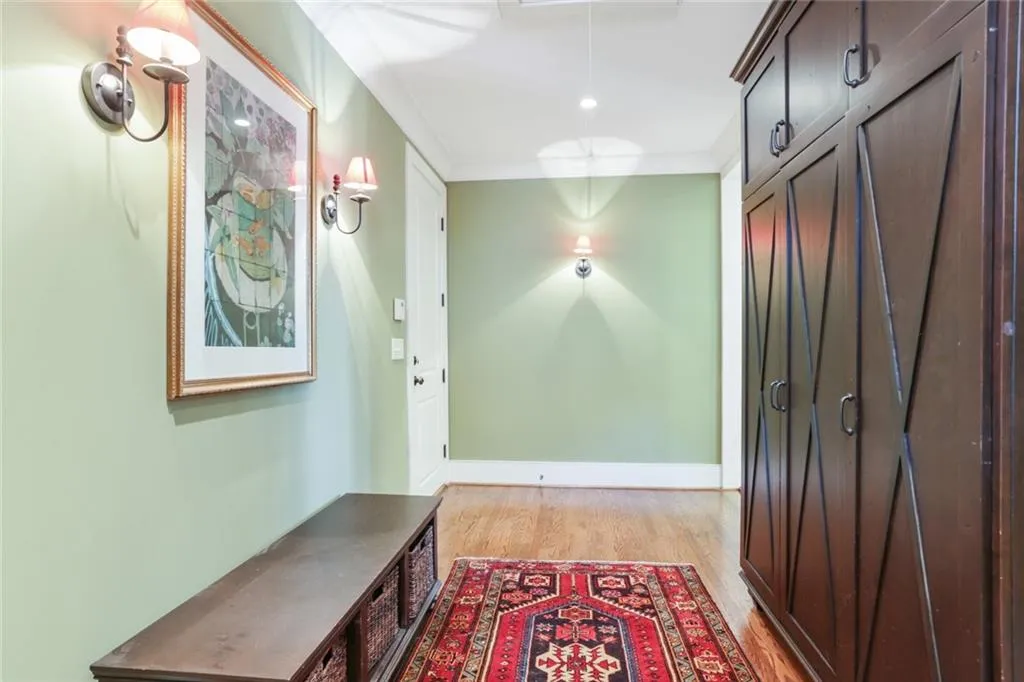 5515 Errol Place, Sandy Springs, Georgia 30327, 5 Bedrooms Bedrooms, ,6 BathroomsBathrooms,Residential,Sold,5515 Errol Place,7003914