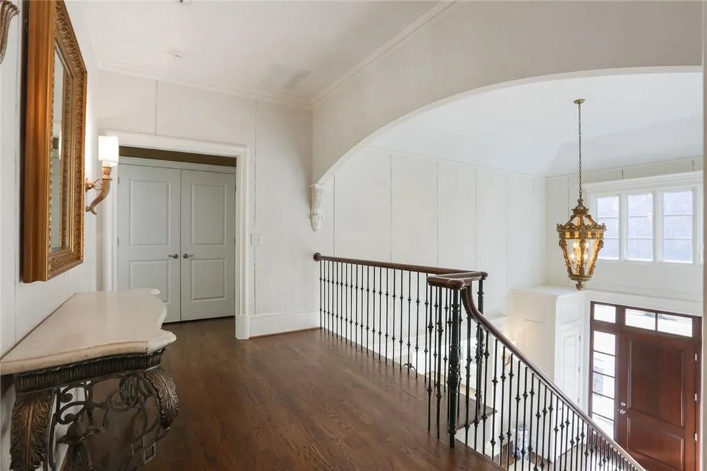 5515 Errol Place, Sandy Springs, Georgia 30327, 5 Bedrooms Bedrooms, ,6 BathroomsBathrooms,Residential,Sold,5515 Errol Place,7003914