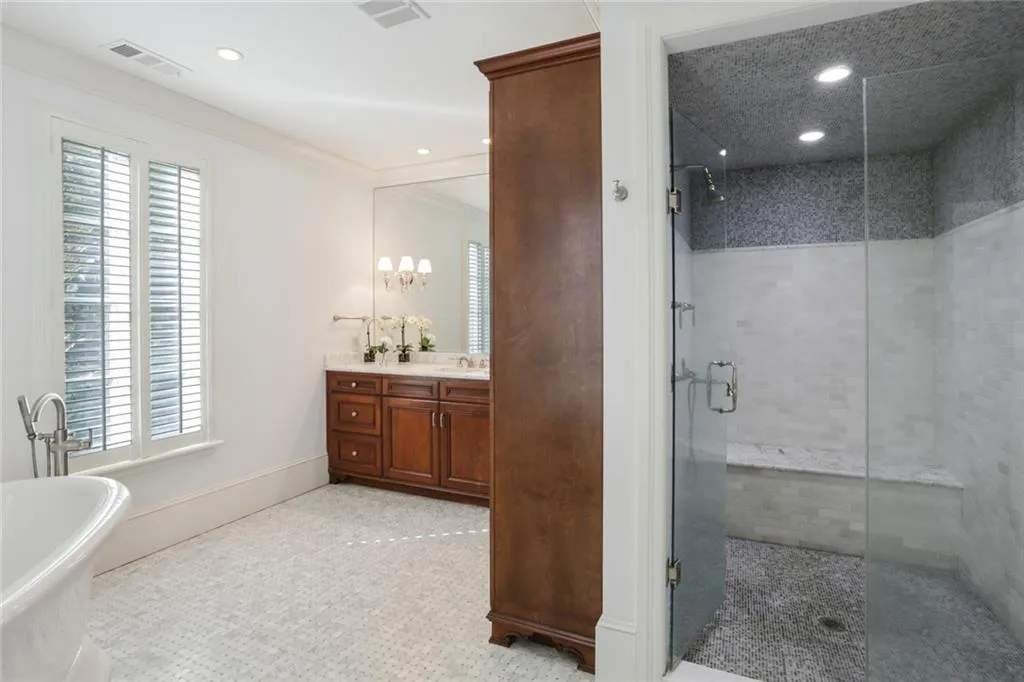 5515 Errol Place, Sandy Springs, Georgia 30327, 5 Bedrooms Bedrooms, ,6 BathroomsBathrooms,Residential,Sold,5515 Errol Place,7003914