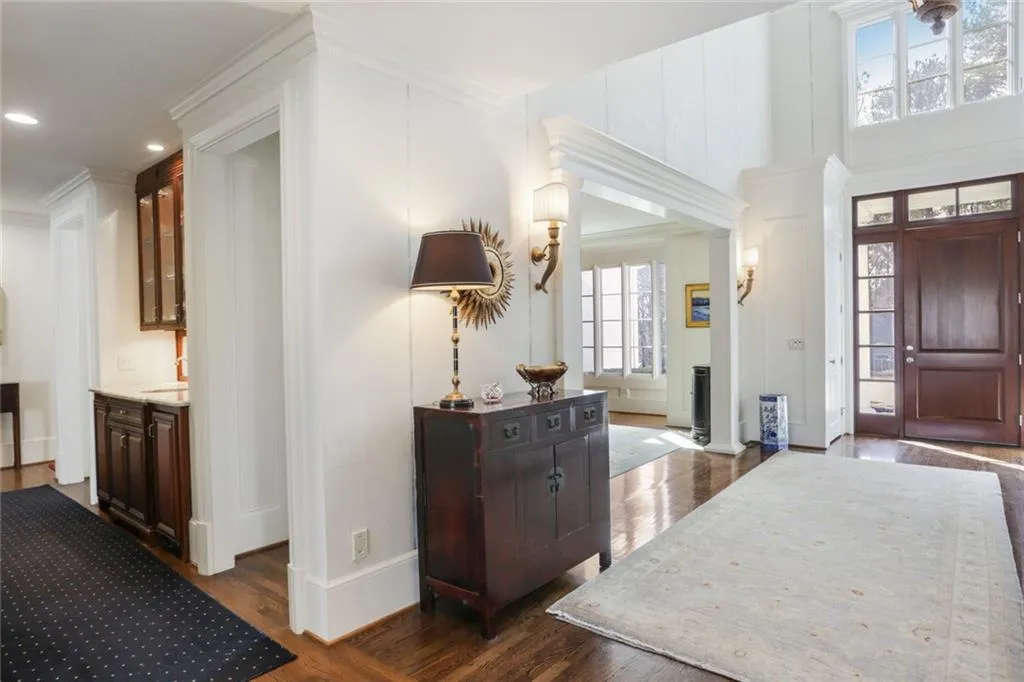 5515 Errol Place, Sandy Springs, Georgia 30327, 5 Bedrooms Bedrooms, ,6 BathroomsBathrooms,Residential,Sold,5515 Errol Place,7003914