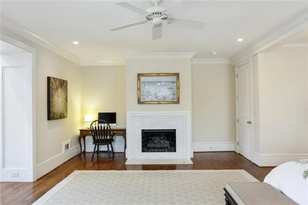 5515 Errol Place, Sandy Springs, Georgia 30327, 5 Bedrooms Bedrooms, ,6 BathroomsBathrooms,Residential,Sold,5515 Errol Place,7003914