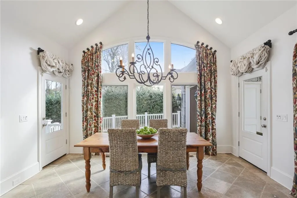 5515 Errol Place, Sandy Springs, Georgia 30327, 5 Bedrooms Bedrooms, ,6 BathroomsBathrooms,Residential,Sold,5515 Errol Place,7003914