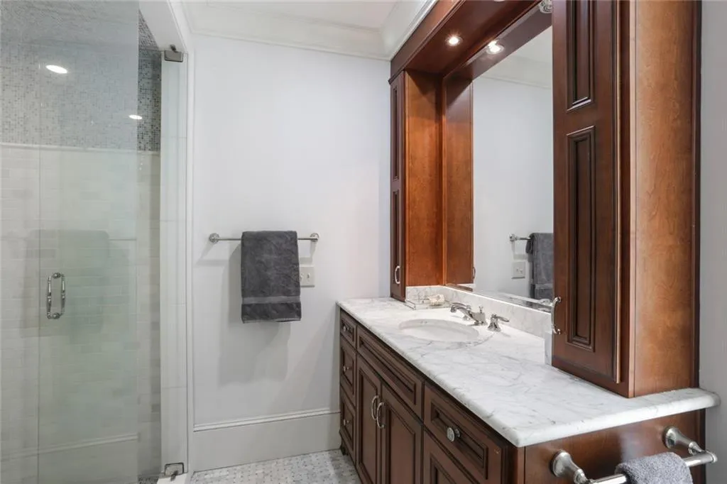 5515 Errol Place, Sandy Springs, Georgia 30327, 5 Bedrooms Bedrooms, ,6 BathroomsBathrooms,Residential,Sold,5515 Errol Place,7003914