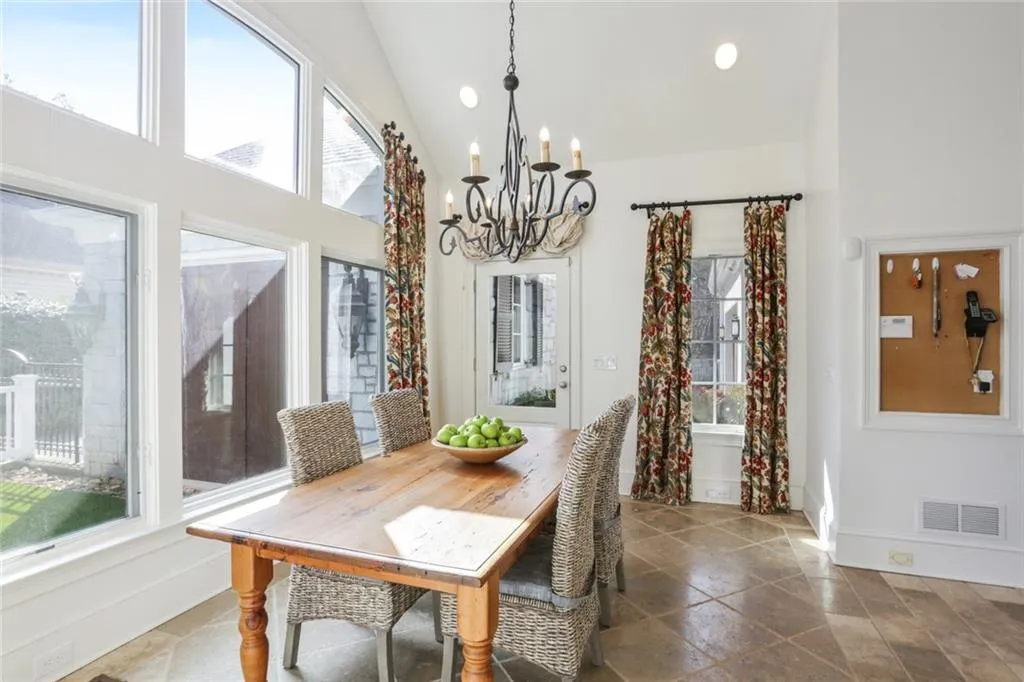 5515 Errol Place, Sandy Springs, Georgia 30327, 5 Bedrooms Bedrooms, ,6 BathroomsBathrooms,Residential,Sold,5515 Errol Place,7003914