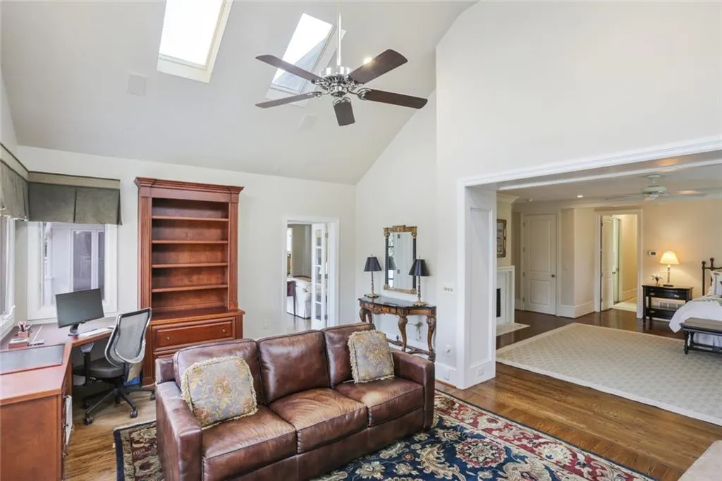 5515 Errol Place, Sandy Springs, Georgia 30327, 5 Bedrooms Bedrooms, ,6 BathroomsBathrooms,Residential,Sold,5515 Errol Place,7003914