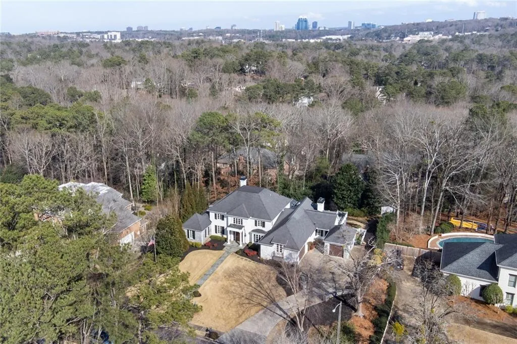 5515 Errol Place, Sandy Springs, Georgia 30327, 5 Bedrooms Bedrooms, ,6 BathroomsBathrooms,Residential,Sold,5515 Errol Place,7003914