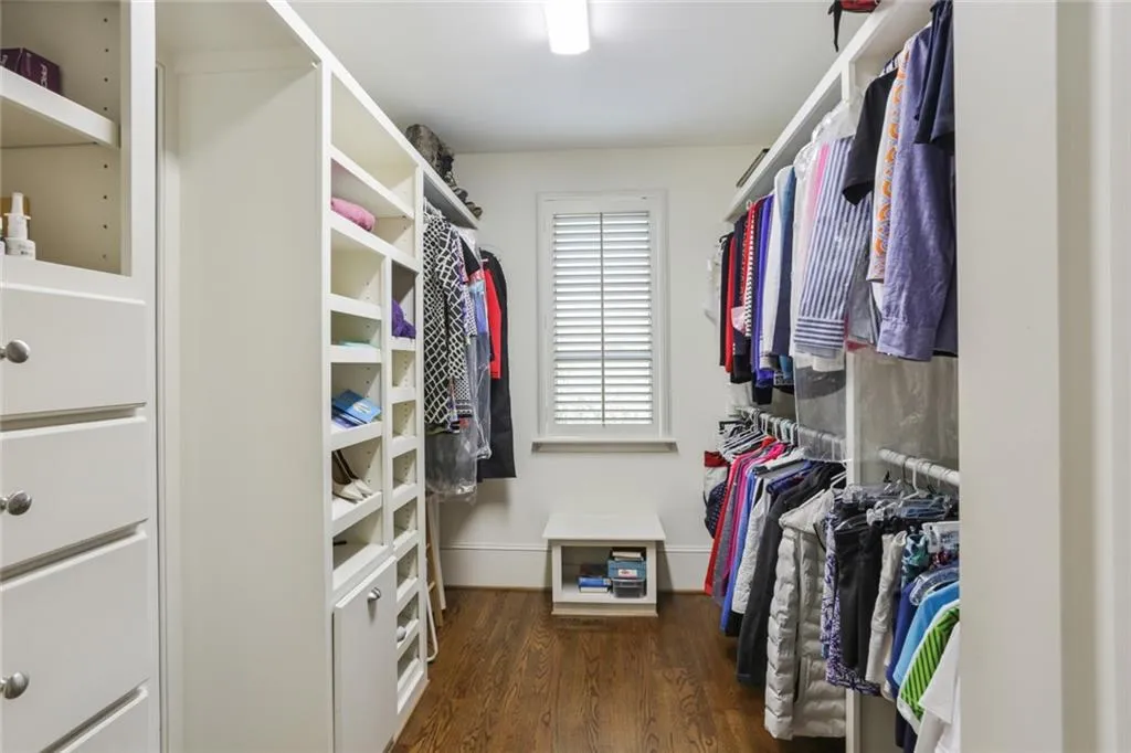 5515 Errol Place, Sandy Springs, Georgia 30327, 5 Bedrooms Bedrooms, ,6 BathroomsBathrooms,Residential,Sold,5515 Errol Place,7003914